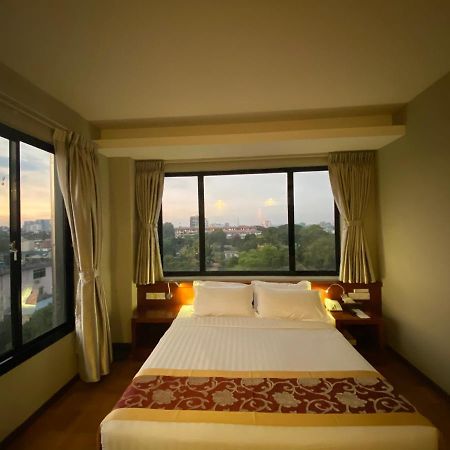 My Dream Hotel Yangon Esterno foto